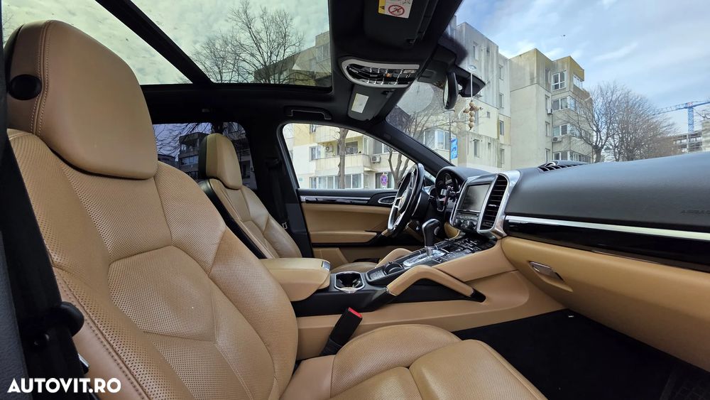 Porsche Cayenne 3.0 L - 8