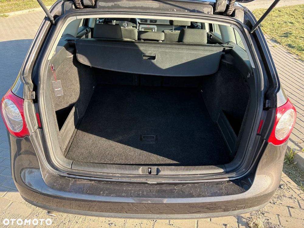 Volkswagen Passat 1.6 - 19
