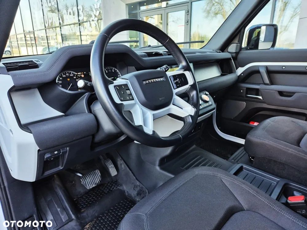 Land Rover Defender - 15