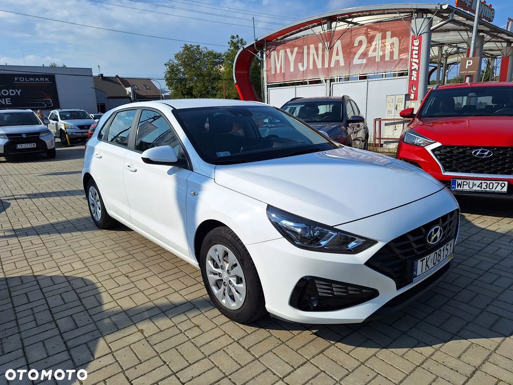 Hyundai i30 1.5 DPI Classic + - 7
