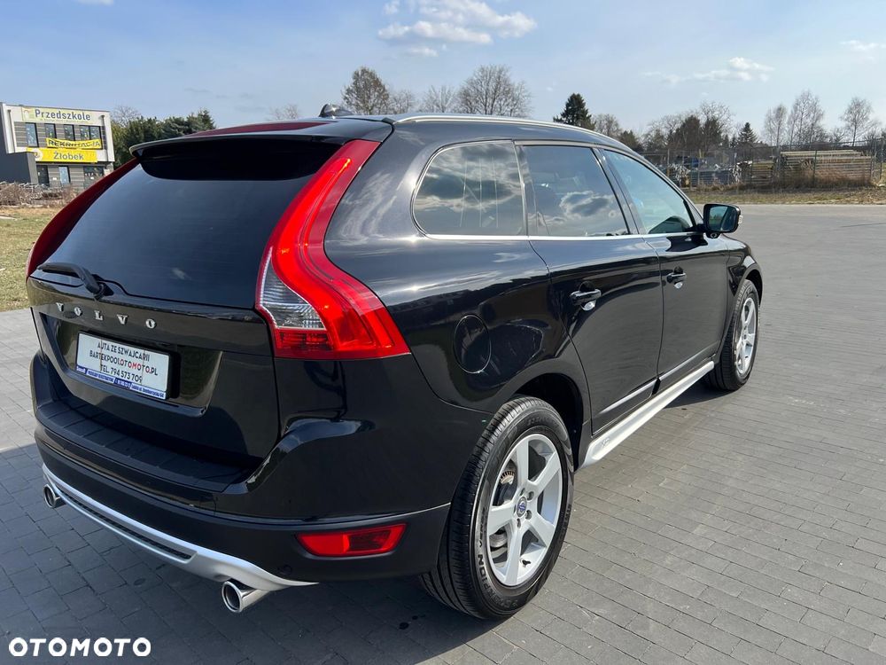 Volvo XC 60 D4 AWD R-Design Kinetic - 2