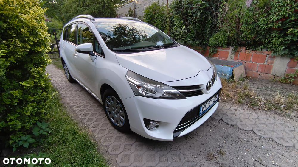 Toyota Verso 2.0 D-4D Premium - 3