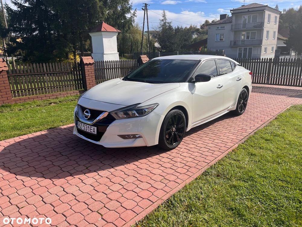Nissan Maxima - 8