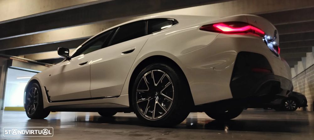 BMW i4 eDrive40 Pack Desportivo M - 38