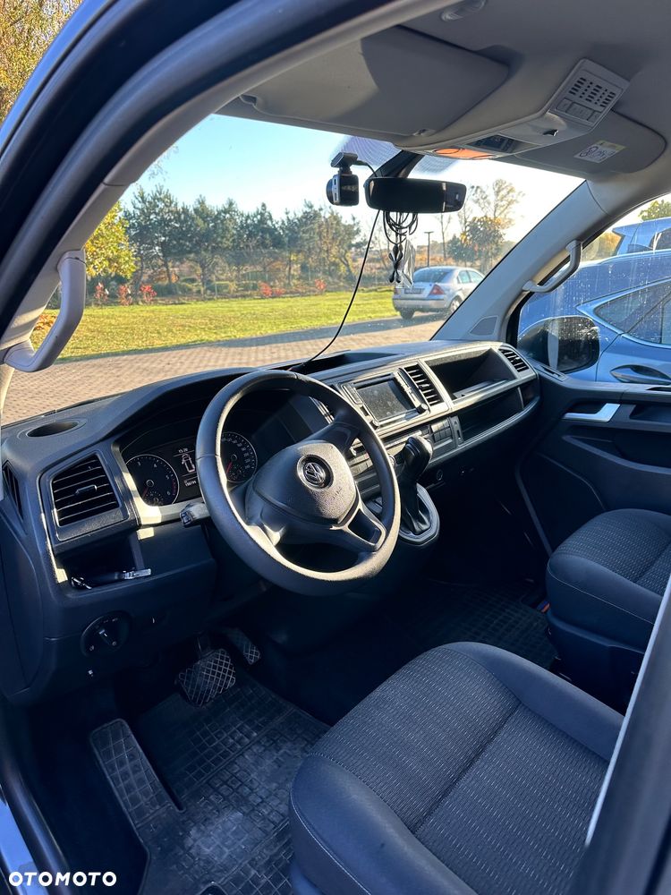 Volkswagen Caravelle - 12