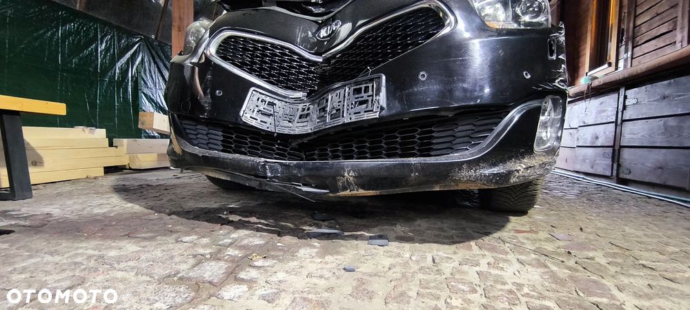 Kia Carens 1.7 CRDi L 7os - 6