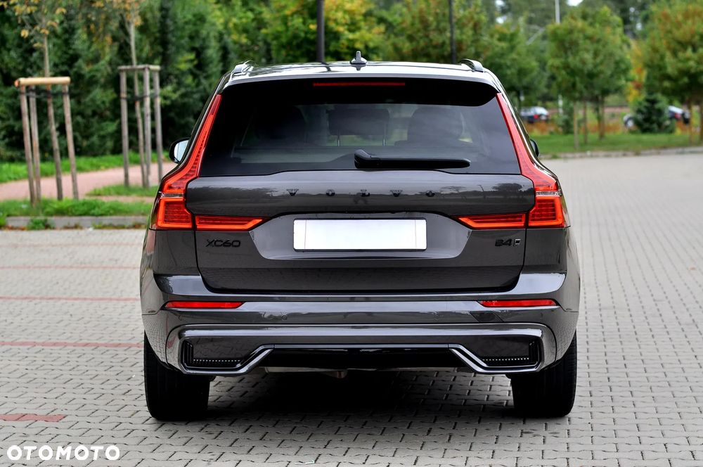 Volvo XC 60 B4 D AWD Plus Dark - 13
