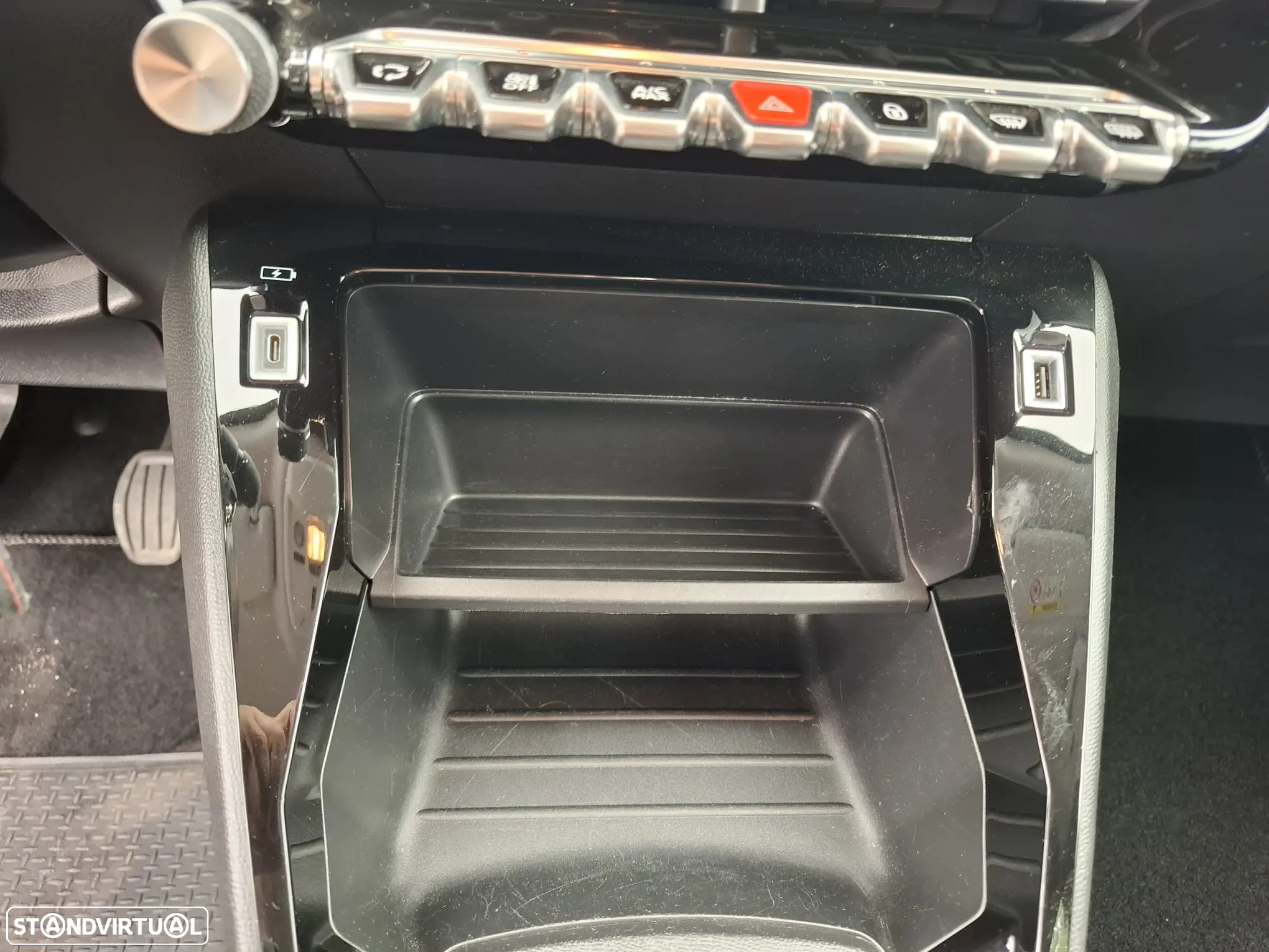 Peugeot 2008 1.2 PureTech Allure Pack - 32