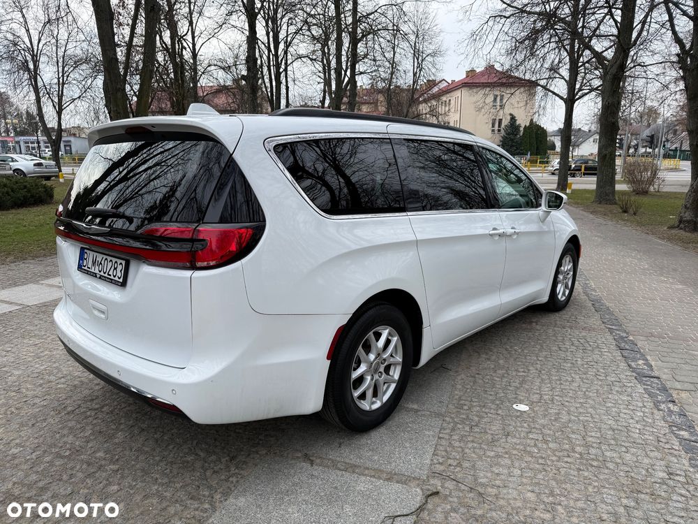 Chrysler Pacifica - 4