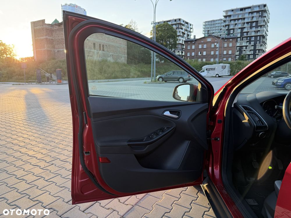 Ford Focus 1.6 EcoBoost Start-Stopp-System Champions Edition - 17
