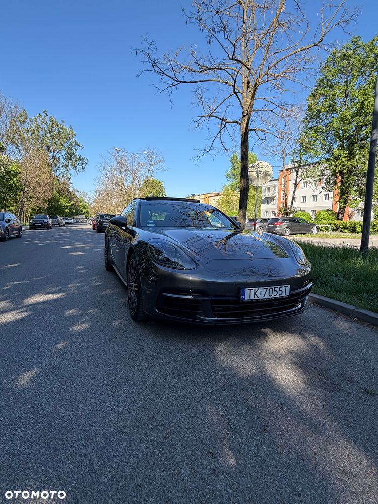 Porsche Panamera 4 - 23