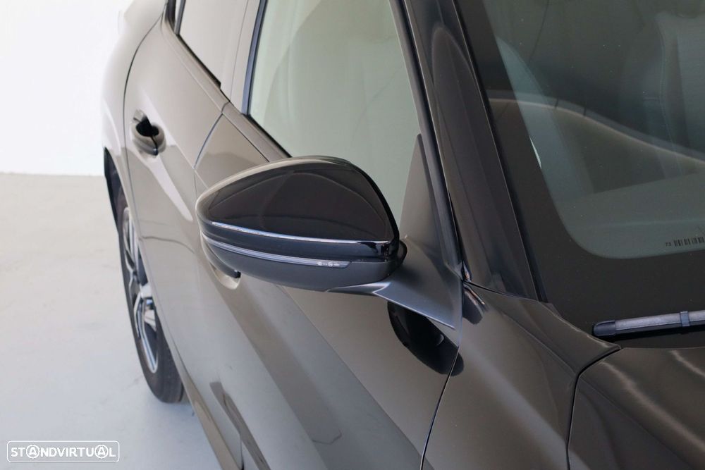 Peugeot 208 - 5