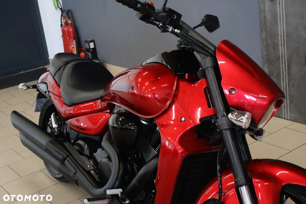 Suzuki Intruder - 1