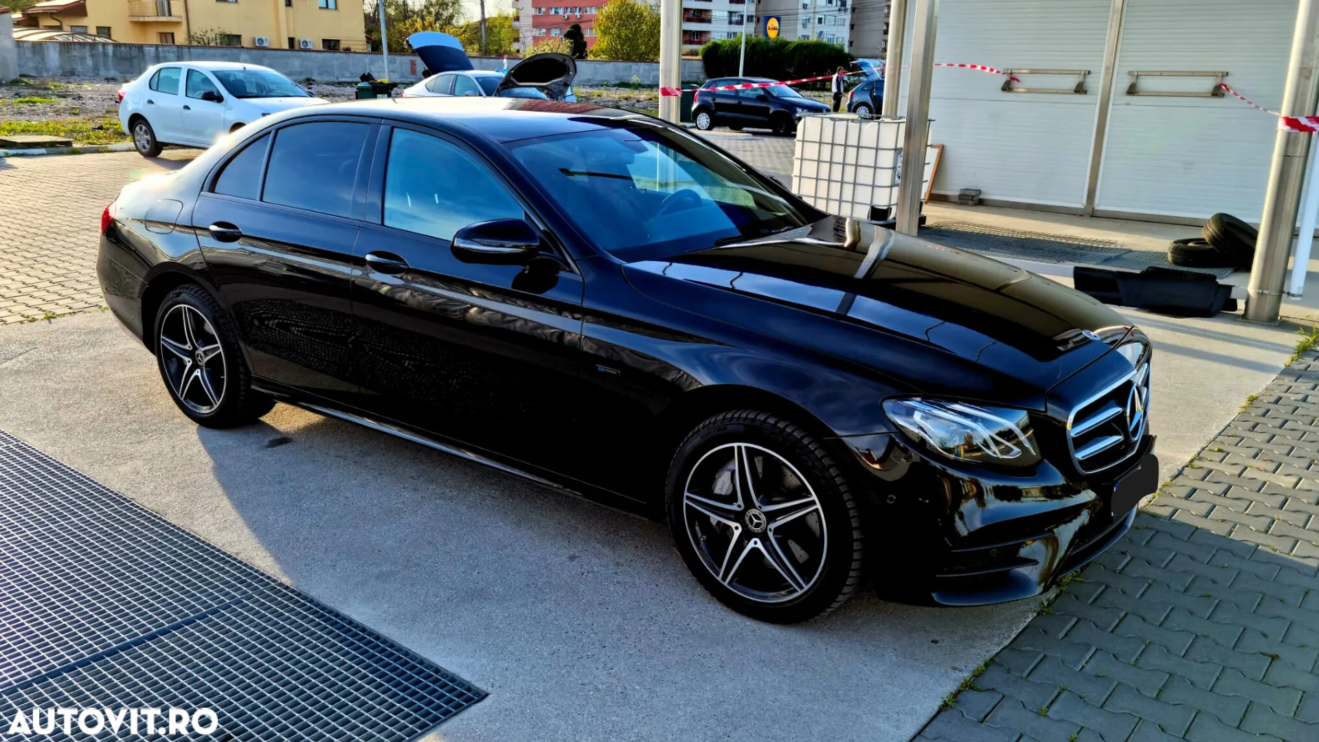 Mercedes-Benz E - 4
