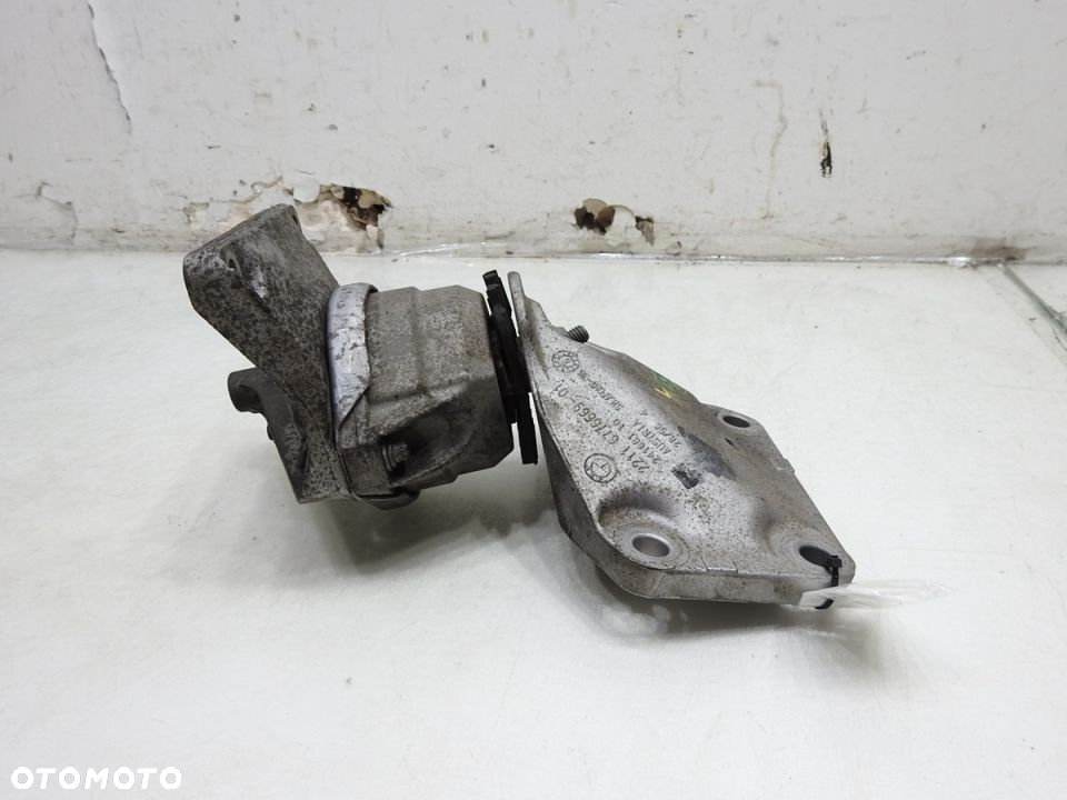 ŁAPA PODUSZKA SILNIKA LEWA BMW E61 2.5i 6776669 - 4