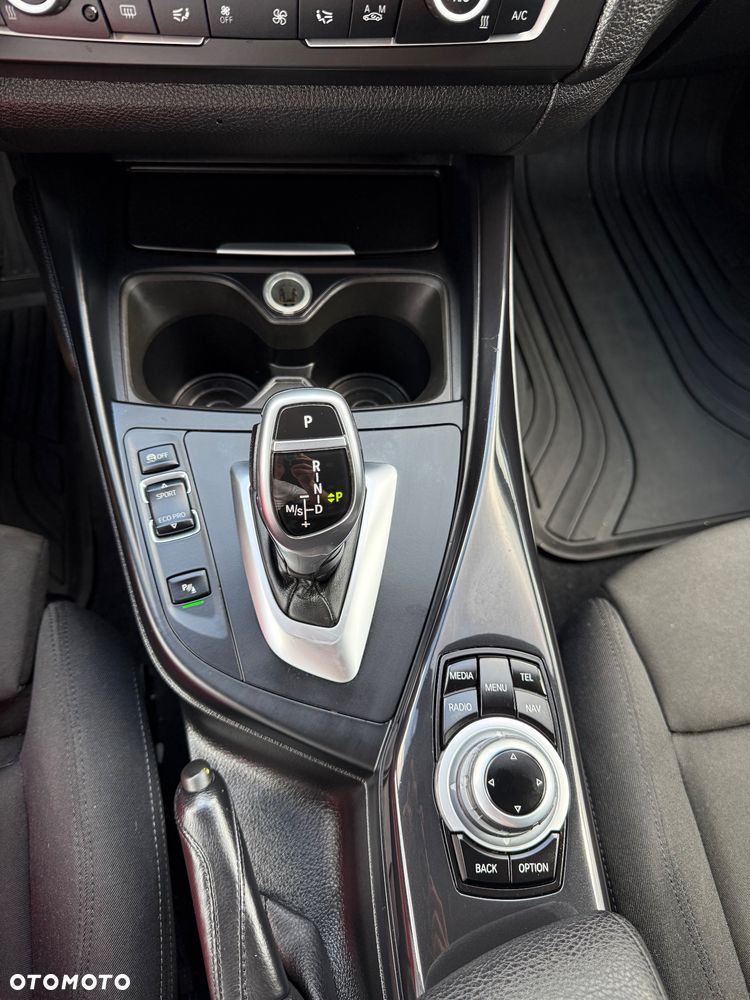 BMW Seria 1 125d Sport-Aut Sport Line - 11