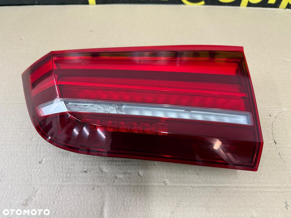 BMW X5 F15 M PAKIET 13-18 LAMPA PRAWA TYŁ W KLAPĘ 7470888