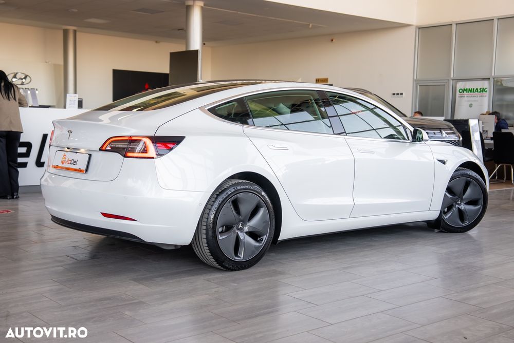Tesla Model 3 - 15