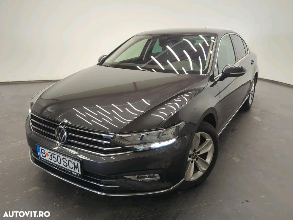 Volkswagen Passat - 1