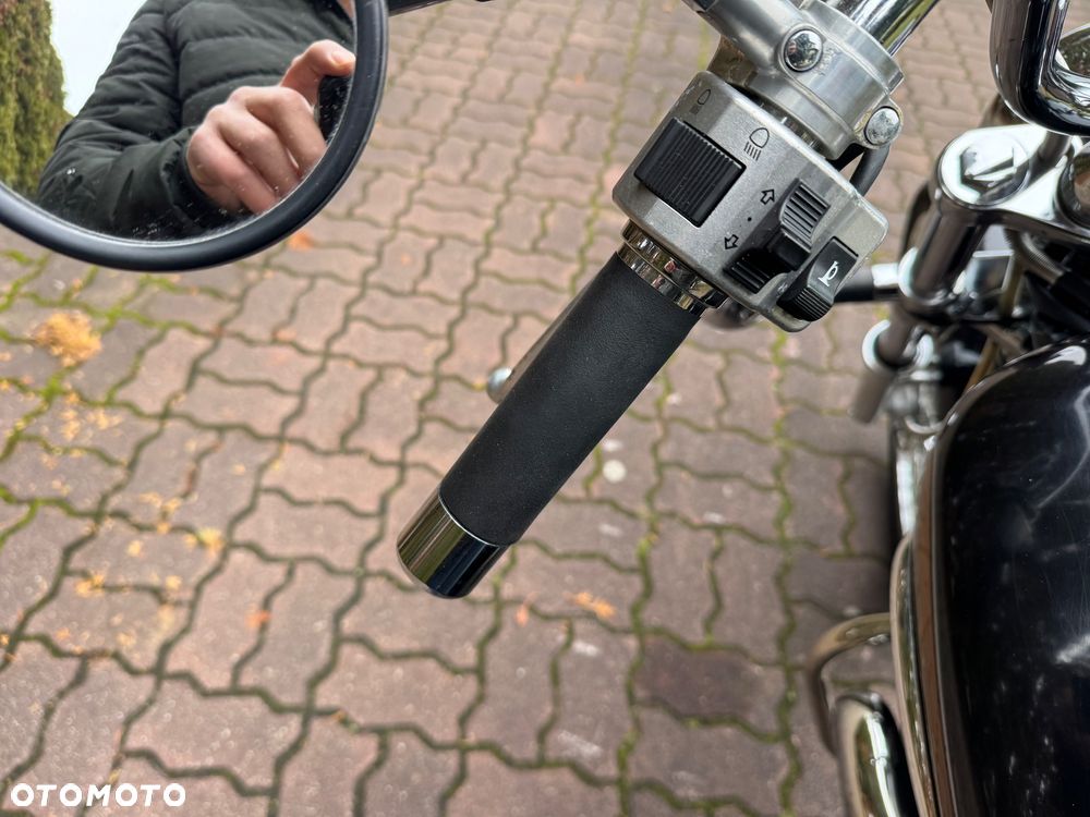 Suzuki Intruder - 19