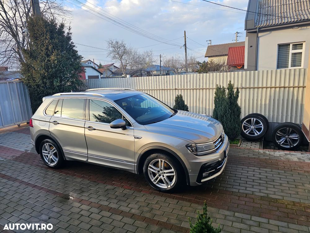 Volkswagen Tiguan - 1
