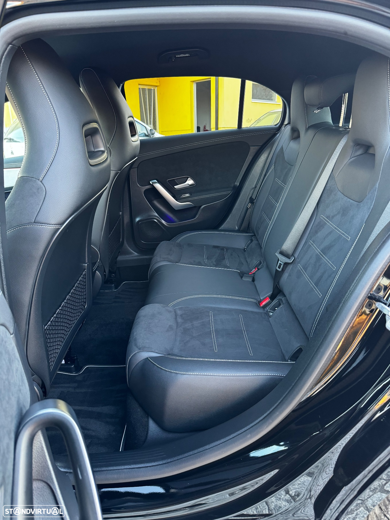 Mercedes-Benz A 250 e AMG Line - 23