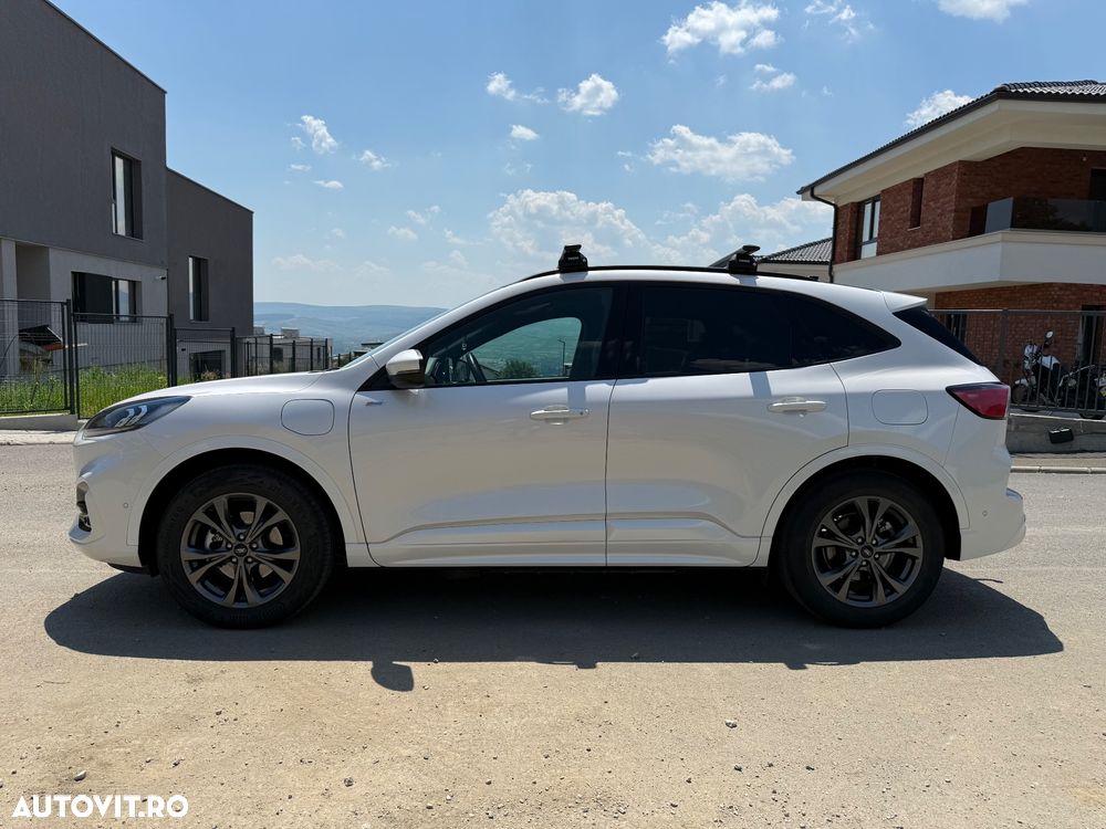 FORD Kuga 2023 — imagine 3