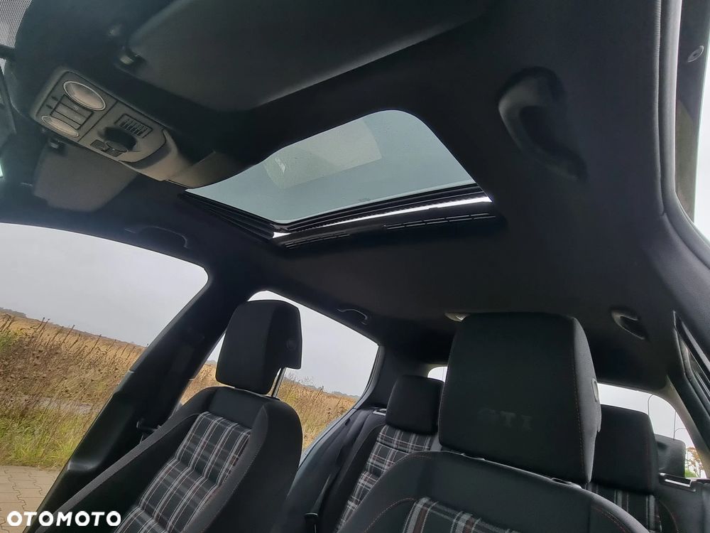 Volkswagen Golf 2.0 GTI - 37