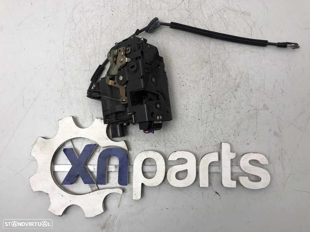 Fecho da porta Dto Trás Usado VW PASSAT (3B3) 1.9 TDI - 1