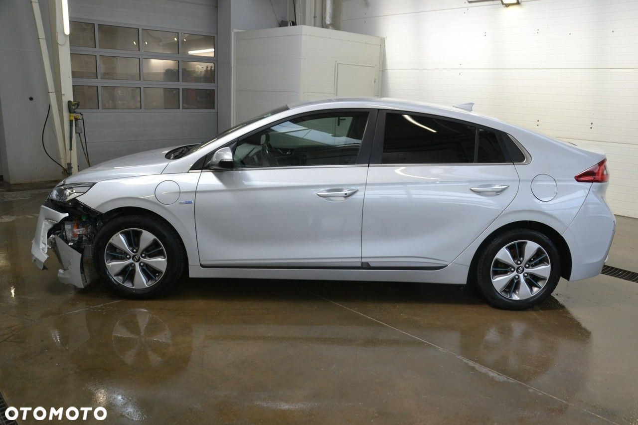 Hyundai IONIQ - 4