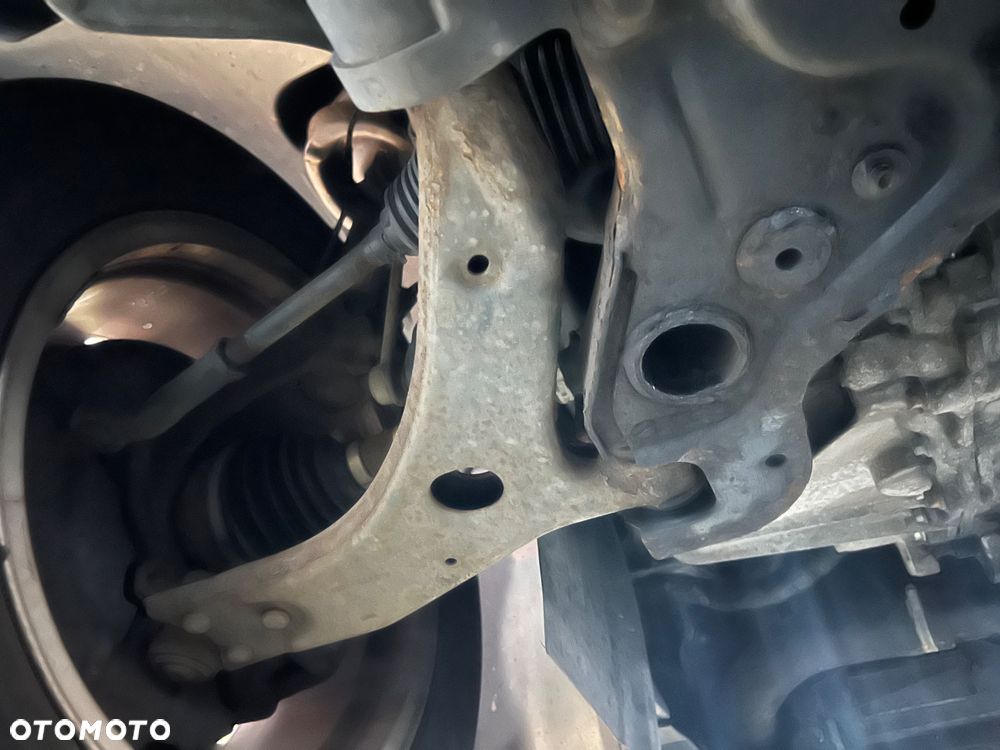 Ford Kuga - 32