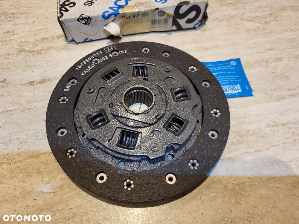 Tarcza sprzęgła (215mm) pełen profil MERCEDES 123 T-MODEL (S123), 123 (W123), 124 T-MODEL (S124), 124 (W124), 190 (W201), /8 (W115), C T-MODEL (S202), C (W202) 2.0D-2.5D 01.68-03.02 - 1