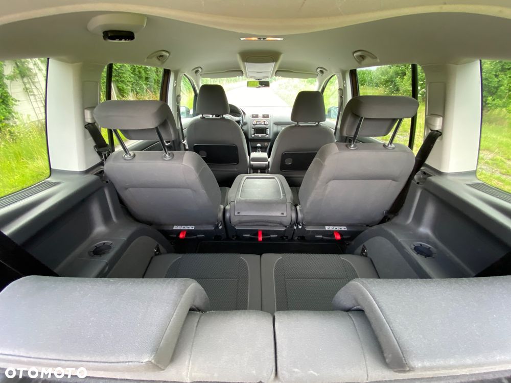 Volkswagen Touran 1.6 TDI DPF BlueMotion Technology Highline - 12