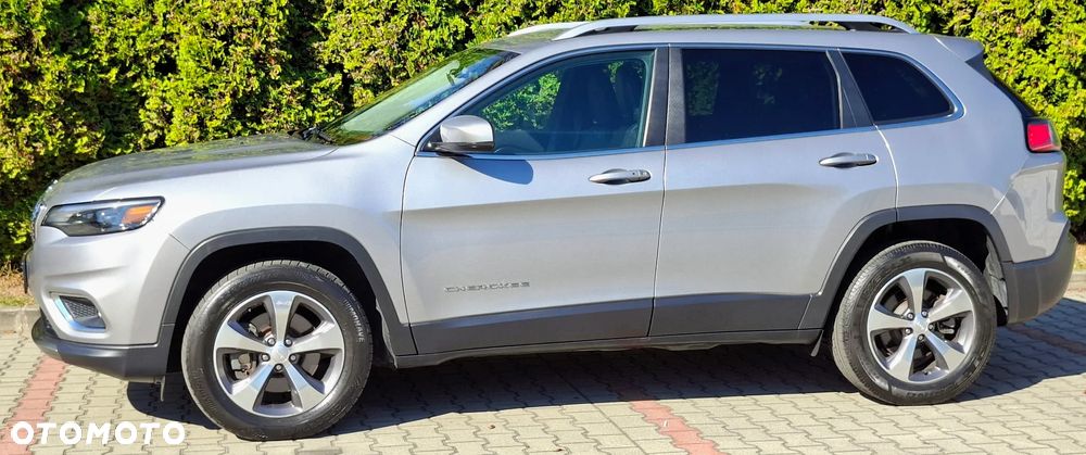Jeep Cherokee - 18