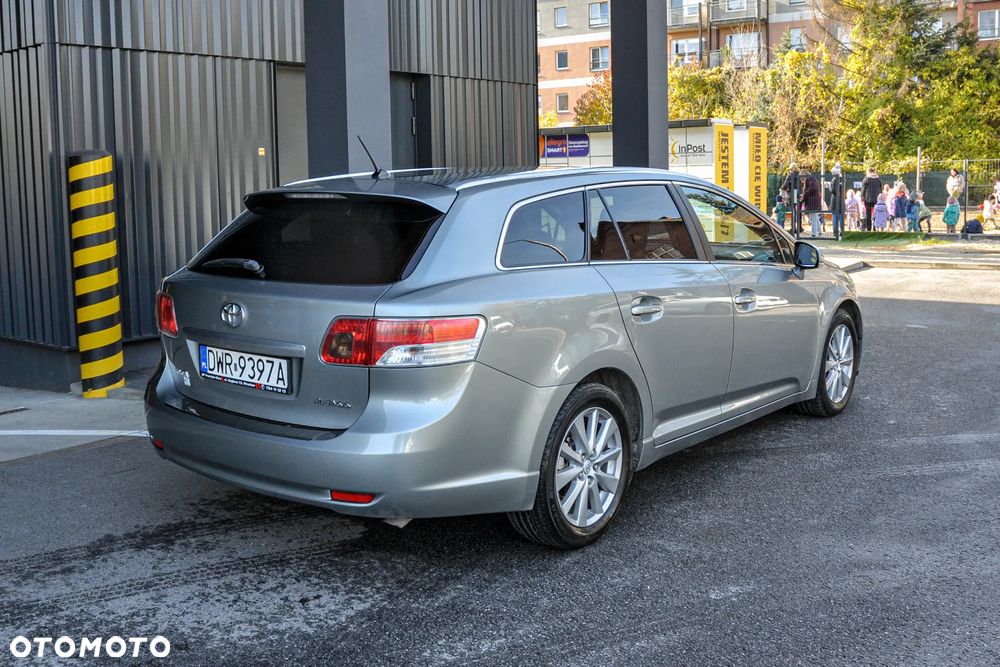 Toyota Avensis - 4