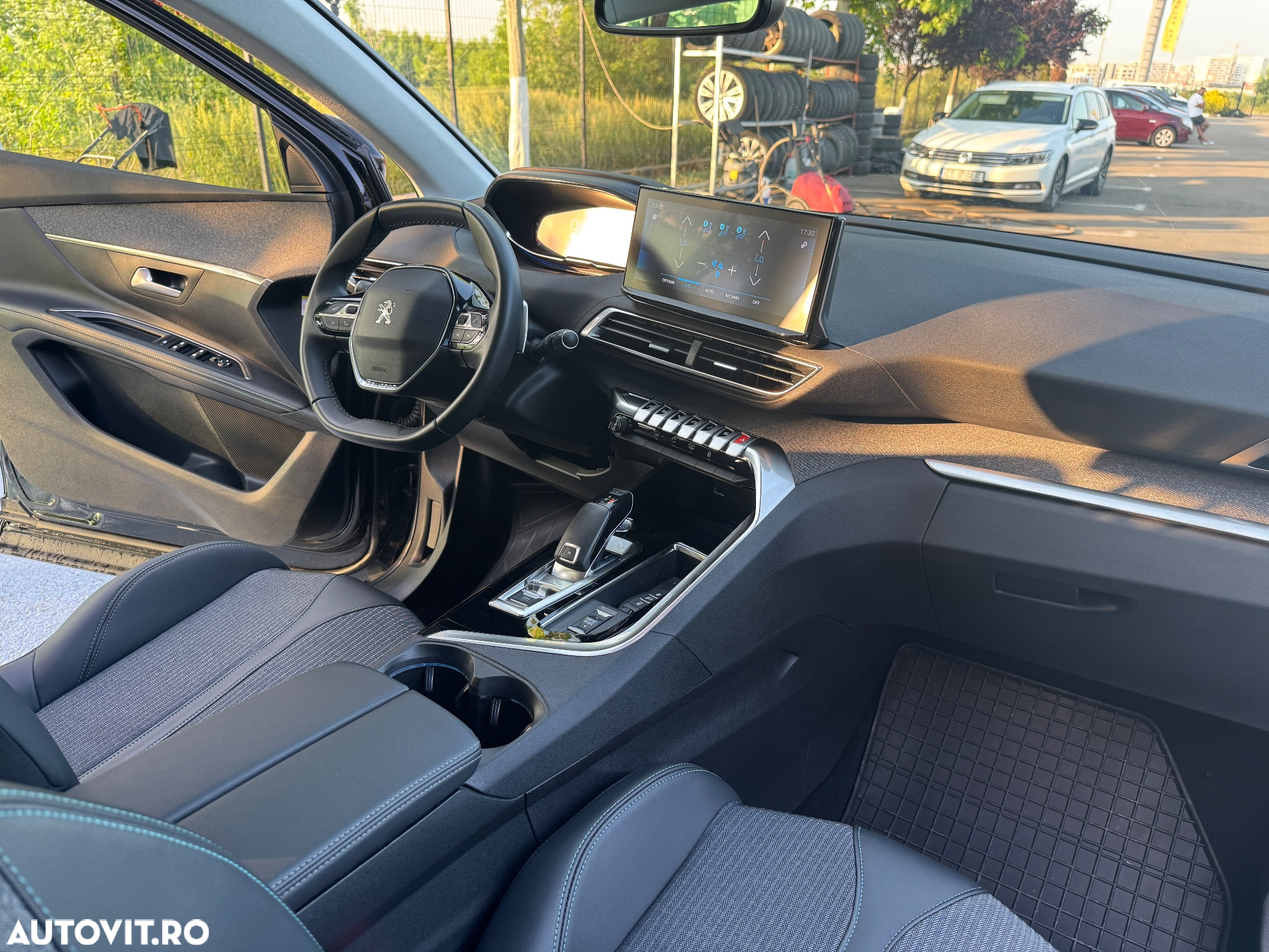 Peugeot 5008 1.2L 136 e-DCS6 MHEV Allure Pack - 26