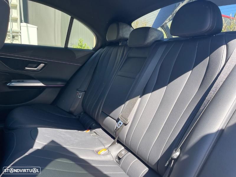 Mercedes-Benz E 300 Standard - 23