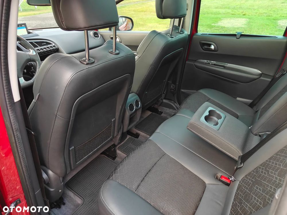 Peugeot 3008 HDi FAP 150 Allure - 16