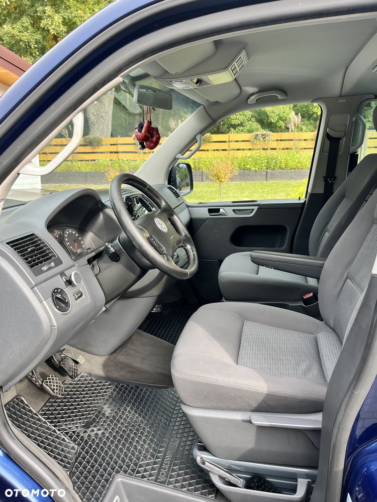Volkswagen Multivan - 8