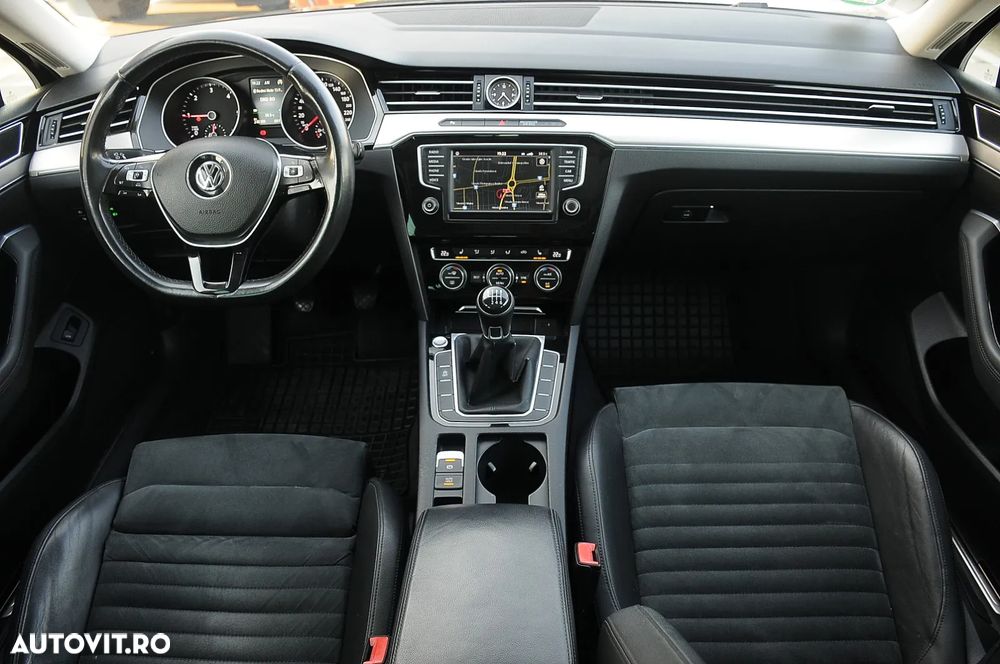 Volkswagen Passat 2.0 TDI Highline - 9