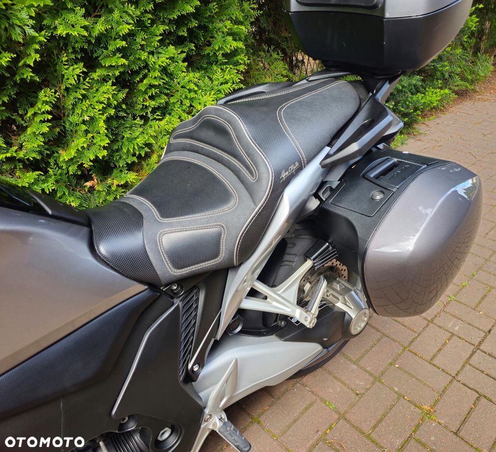 Honda VFR - 11