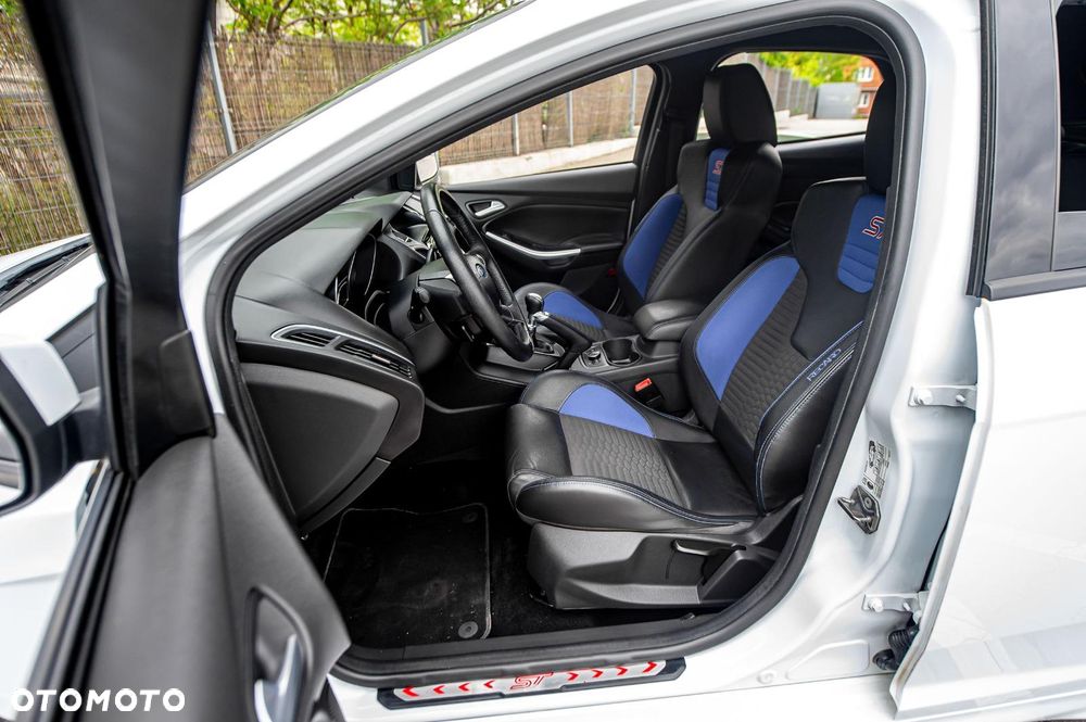 Ford Focus - 23