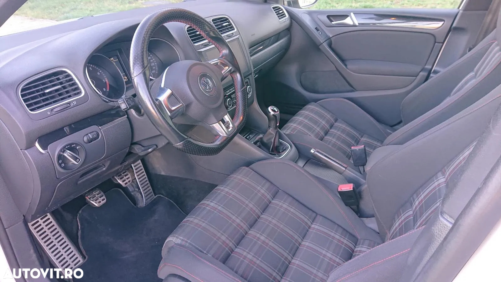 Volkswagen Golf 2.0 TSI GTI - 11
