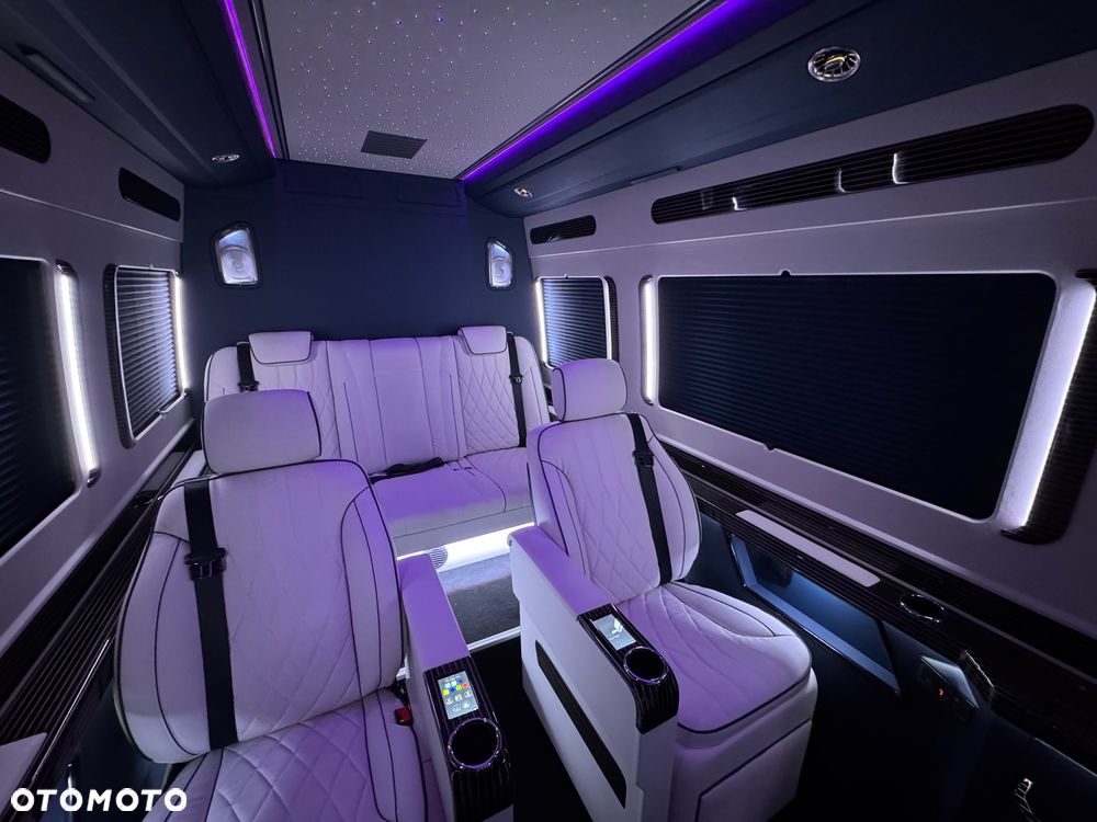 Mercedes-Benz Sprinter - 30