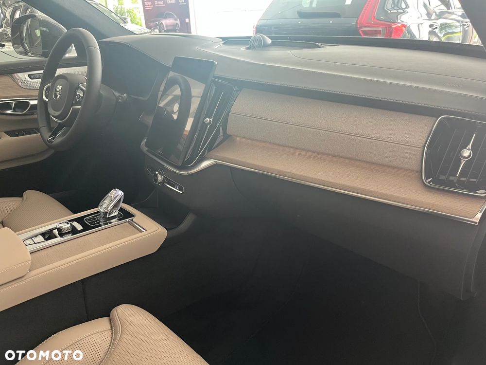 Volvo XC 90 T8 AWD Plug-In Hybrid Ultra Dark 7os - 9