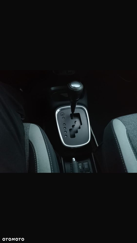 Toyota Yaris 1.5 VVT-i Y20 Club - 17