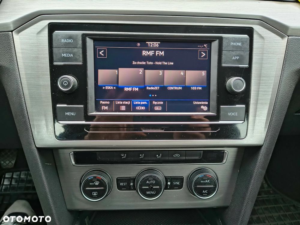 Volkswagen Passat - 29