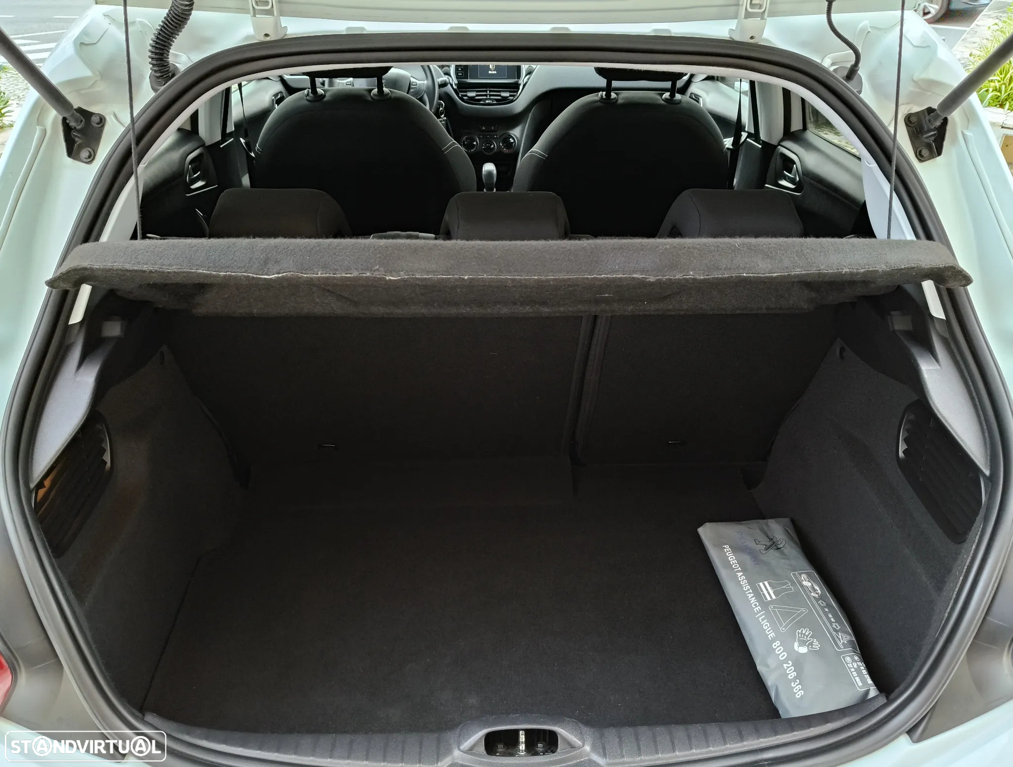 Peugeot 208 1.6 BlueHDi Style - 26