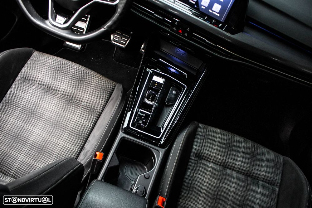 VW Golf 2.0 TDI GTD DSG - 37