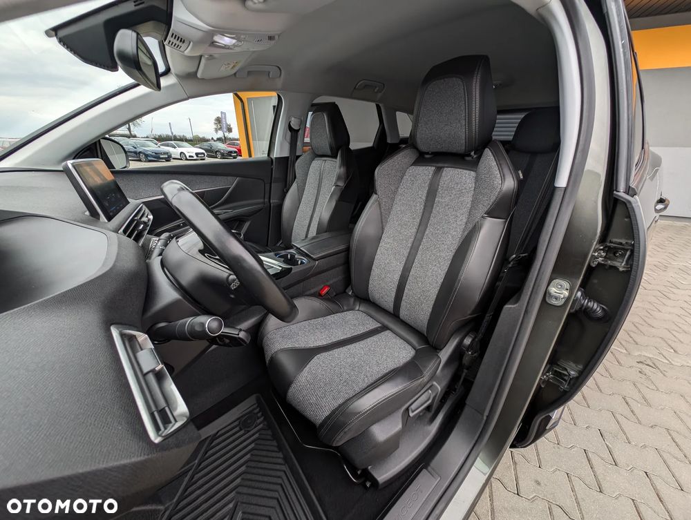 Peugeot 3008 PureTech 130 Stop & Start GPF Allure - 36